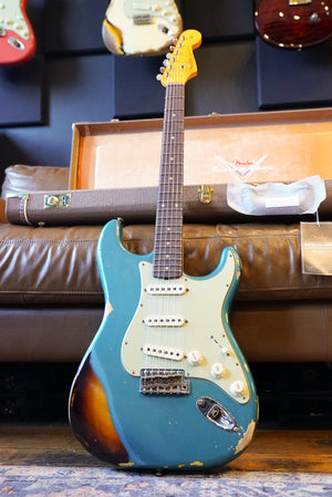 Fender Custom Shop ’61 Strat, Heavy Relic, Rosewood Fingerboard – Aged Ocean Turquoise over 3-Colour Sunburst
