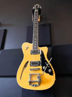 Duesenberg Caribou Butterscotch Semi-hollow body guitar