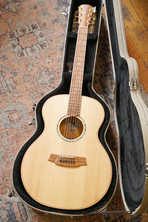 Cole Clark Master Grade ANMGE King Billy-Huon Pine Angel in case