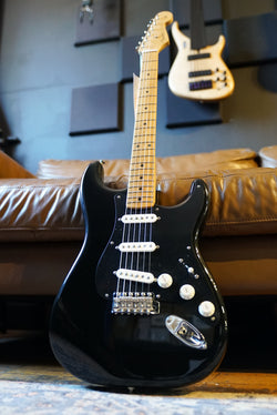 Pre-Owned Fender Limited Edition Vintera II '50s Stratocaster, Roasted Maple Fingerboard, Black 