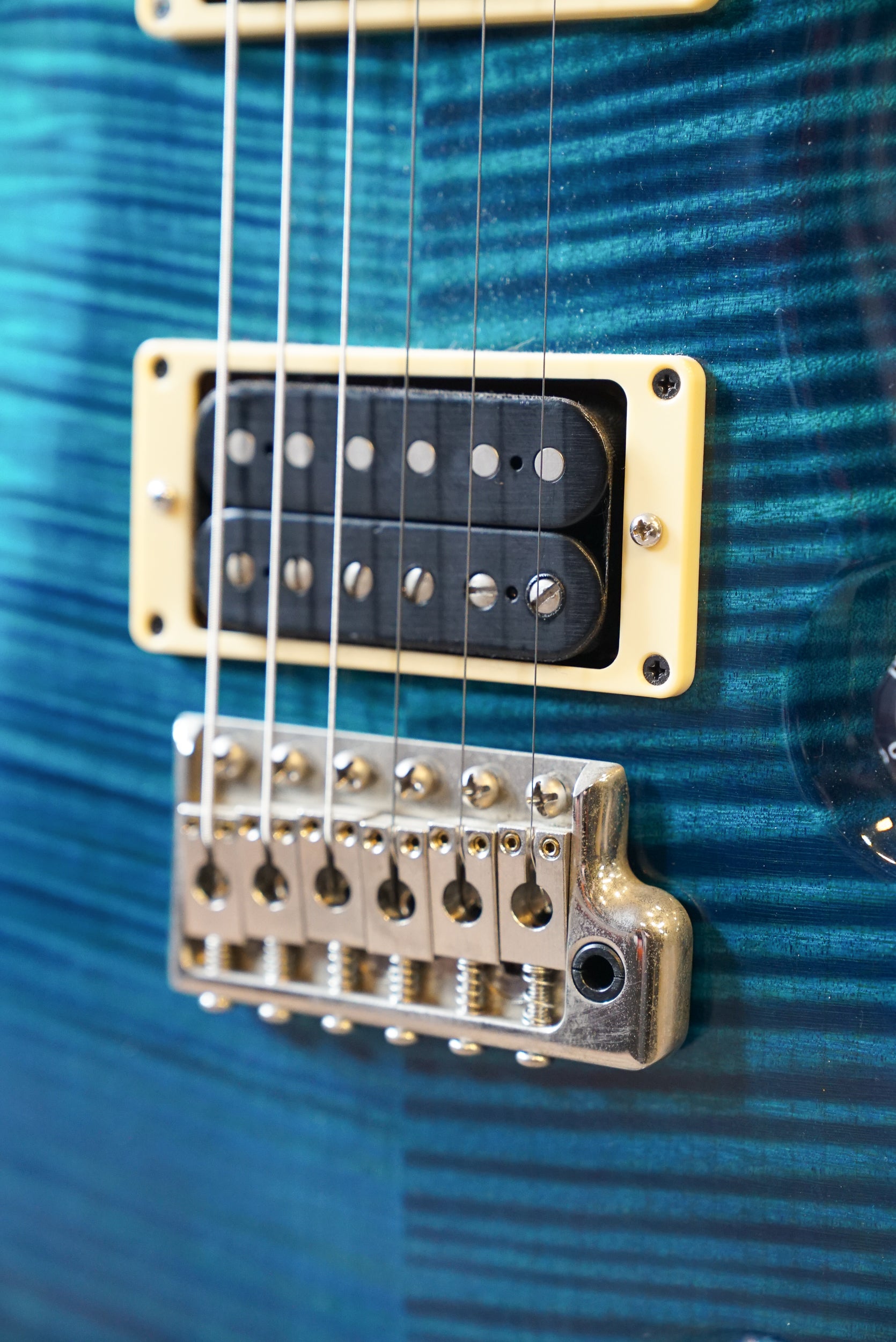 Pre-Owned PRS Custom 24 Blue Matteo 10 Top w/ Hard Case