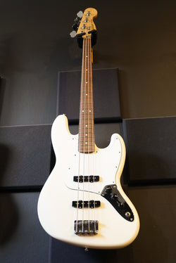 Pre-Owned Fender Player Jazz Bass - Polar White / Pau Ferro Fingerboard