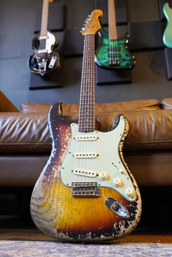 Fender Custom Shop '63 Stratocaster, Super Heavy Relic, Super Faded Aged 3-Tone Sunburst