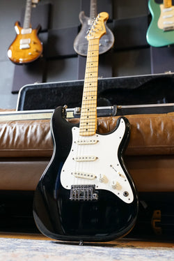 Pre-Owned Fender 1983 Stratocaster Black Maple