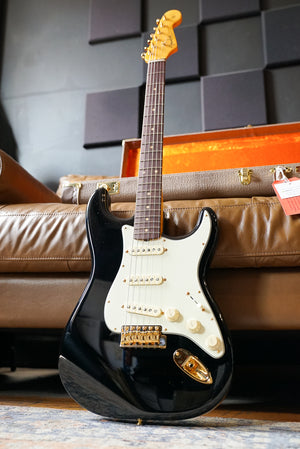 Fender Limited Edition American Vintage II '61 Stratocaster, Black w/ Gold Hardware