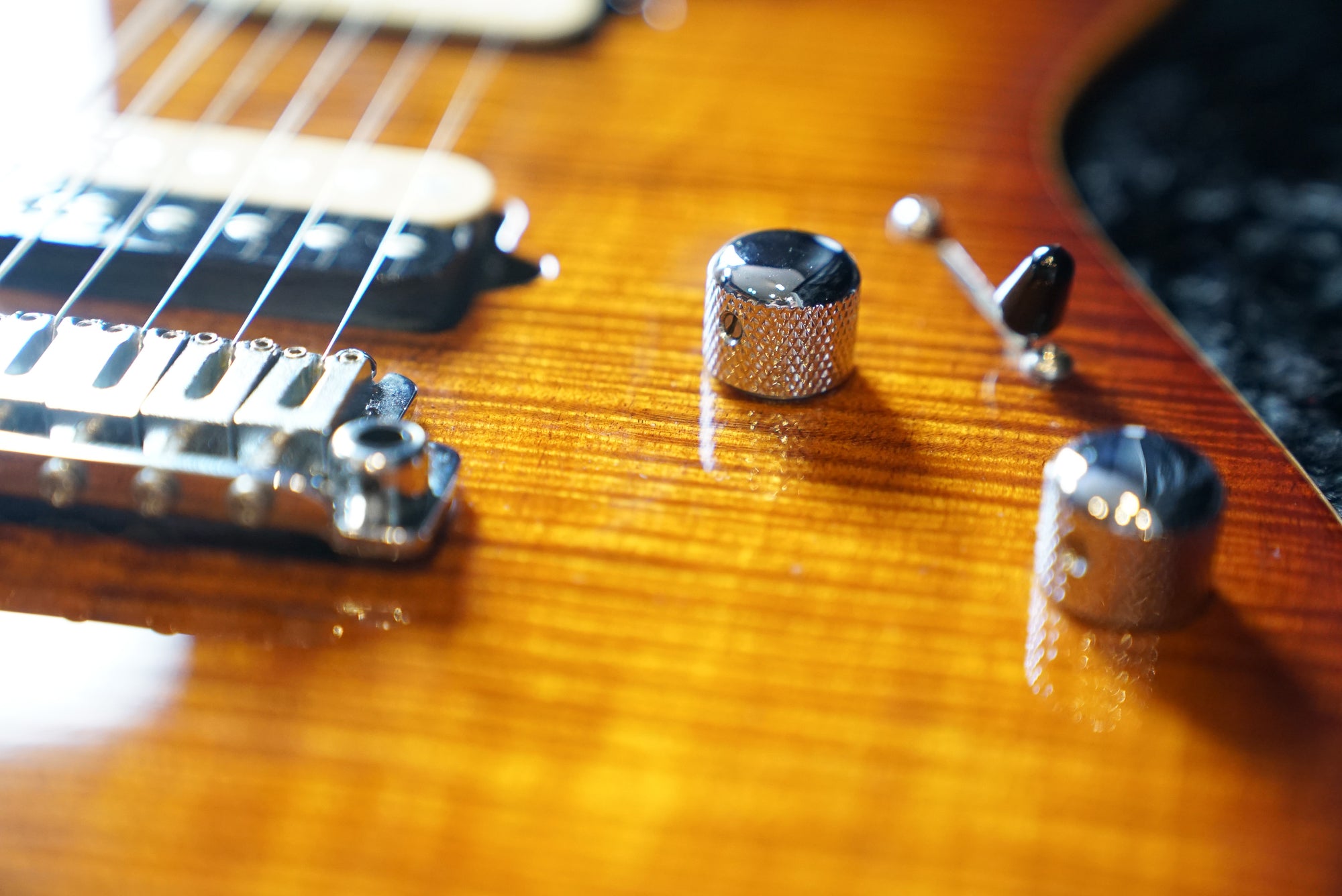 Pre-Owned Suhr Modern Bengal Burst, Figured Headstock w/Case “2011